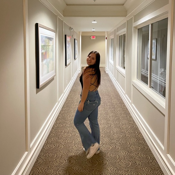 American Eagle Flare Out Jeans - Picture 6 of 6